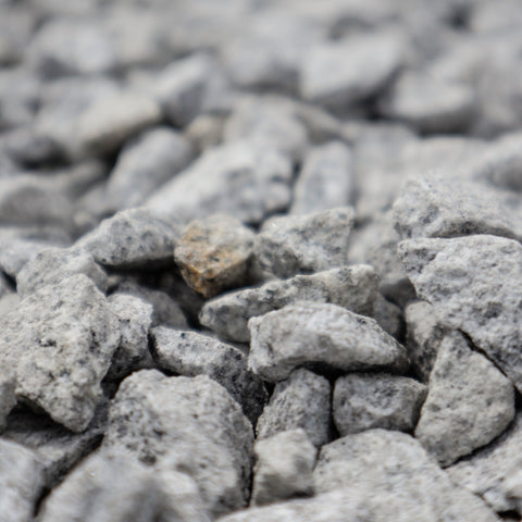 Edelsplitt / Kieselsteine für Garten - Grauer Granitsplitt